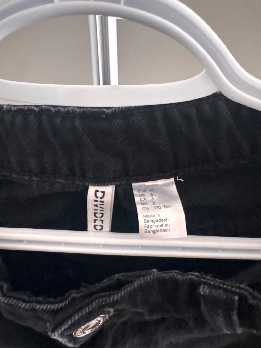Shorts - Picture 3 of 3